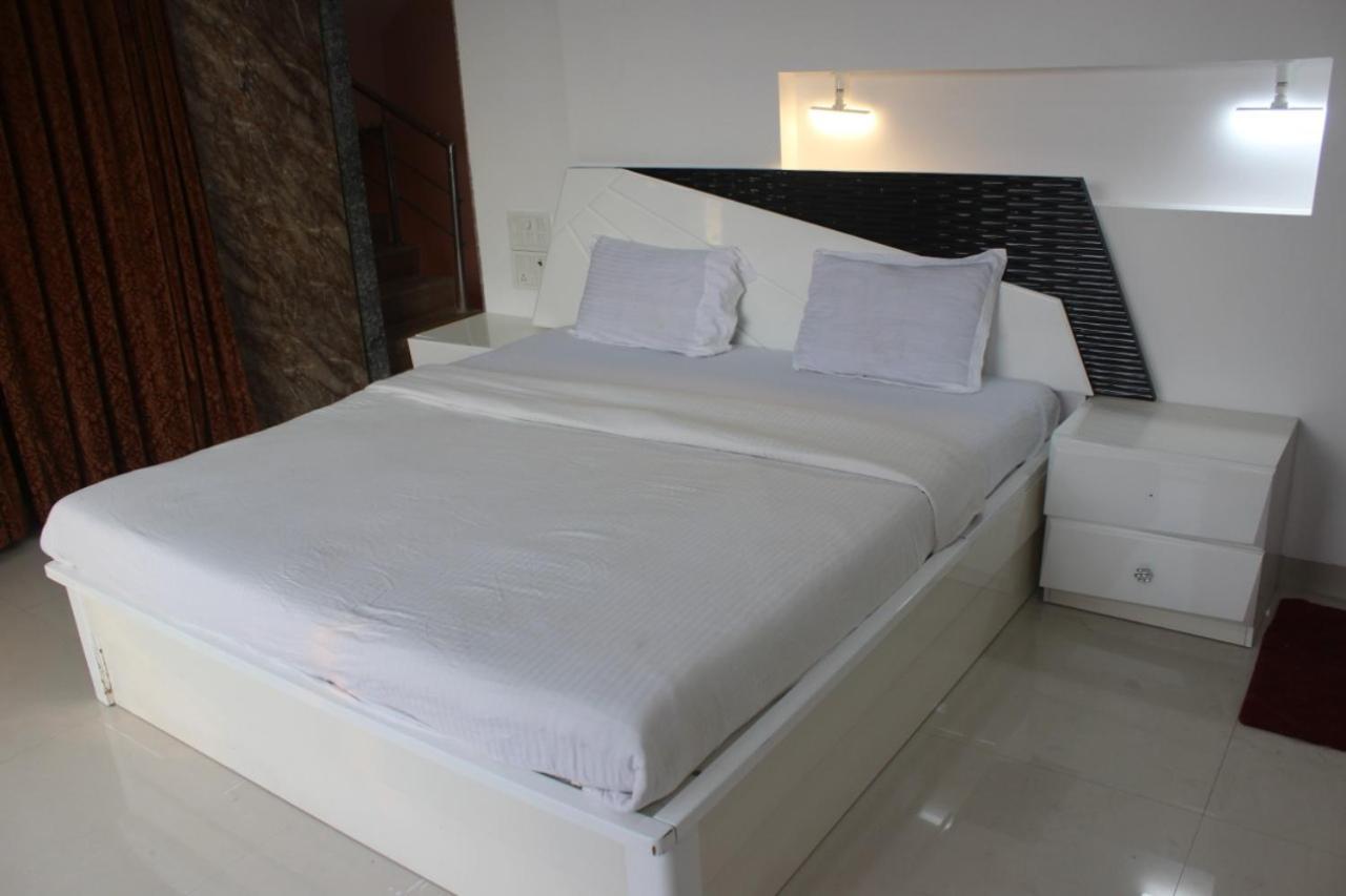 Villa 99 4Bhk Lonavala Buitenkant foto